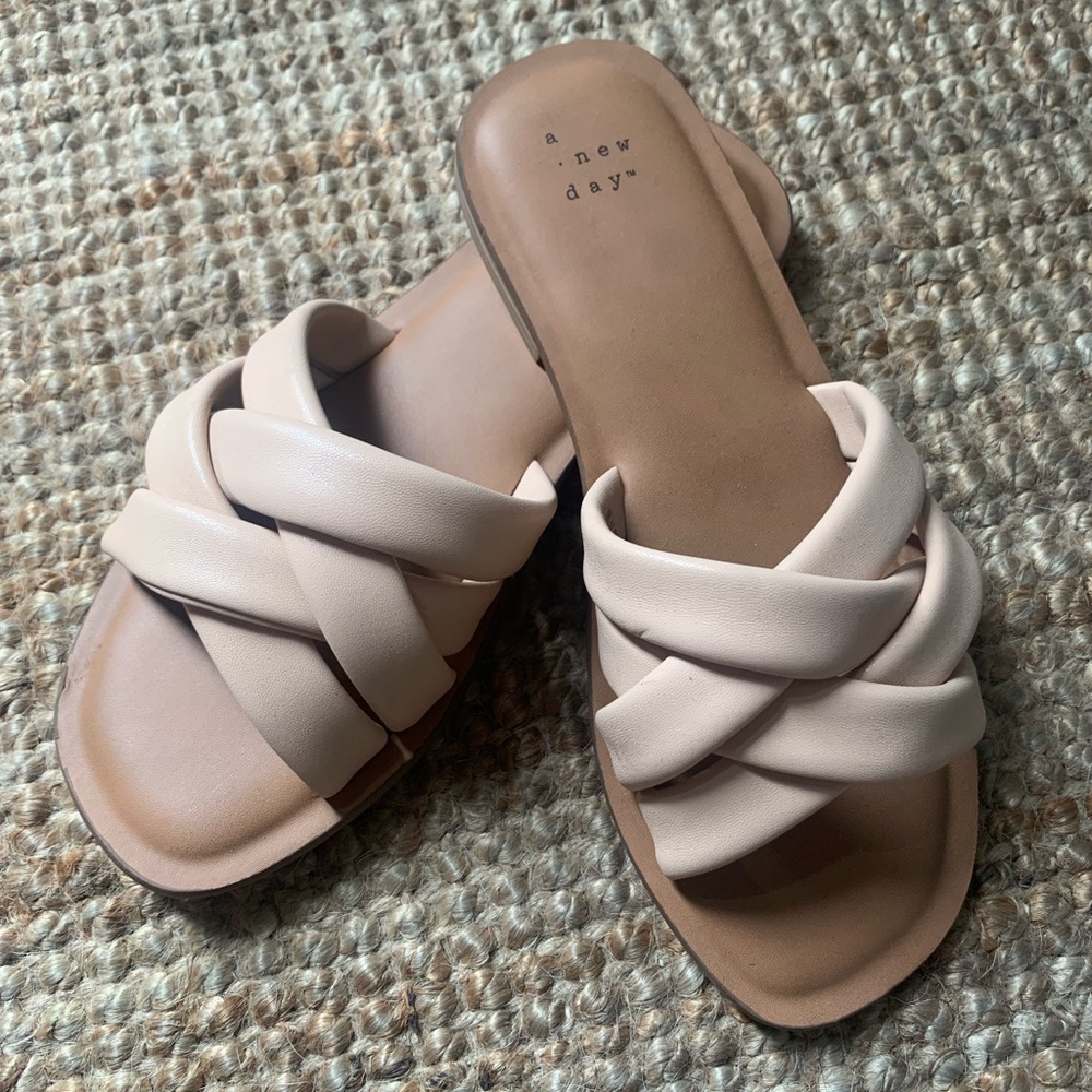 NWOT Crisscross Flats